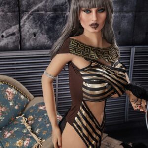 doll-like-face-5q2w42