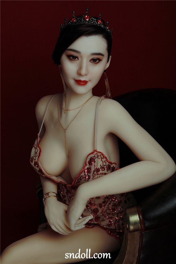 Cilvēks smagi drāž sieviešu dzimumlelli — Šāra 16 Man Hard Fucks Thrusting Female Sex Doll - Sharra - Image 16