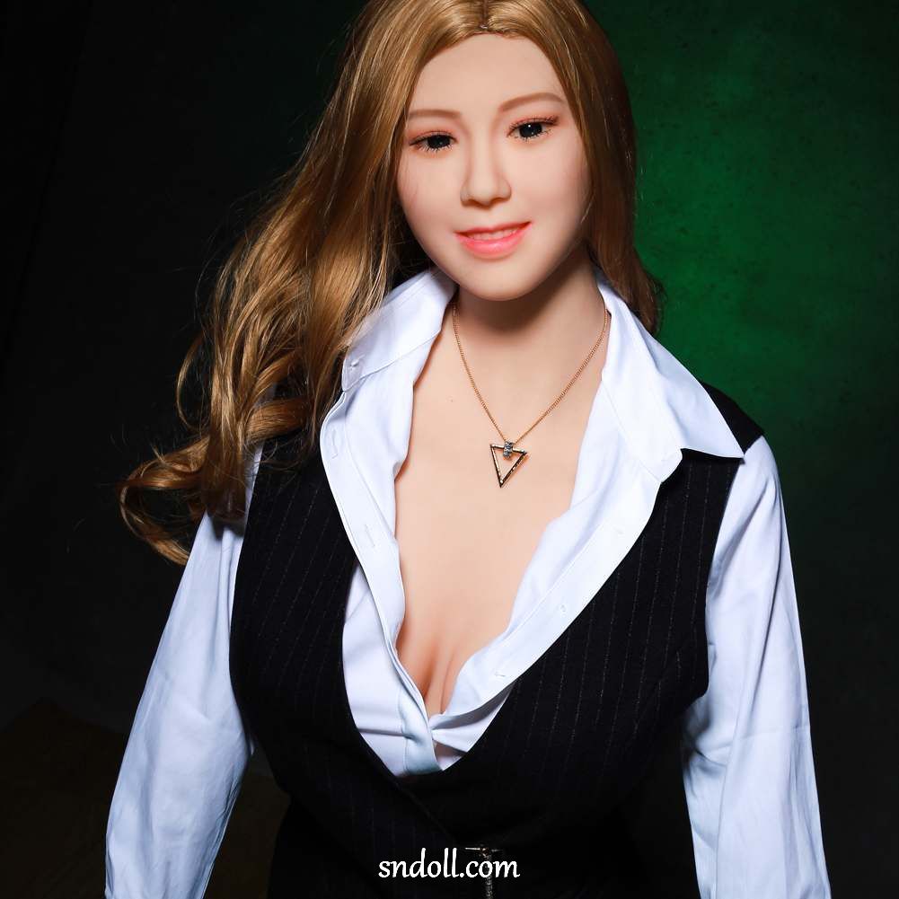 petite-realdoll-a6uh9