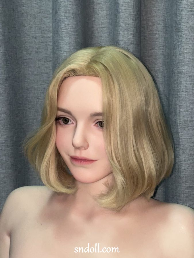 Bambola giocattolo sessuale in silicone Amazon Realistic - Skyler 15 Silicone Sex Toy Doll Amazon Realistic - Skyler - immagine 15