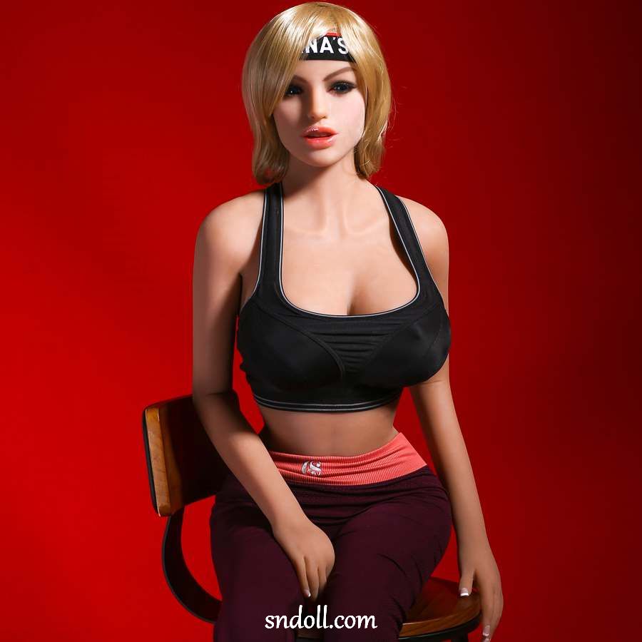 ultimate-fantasy-doll-a8ir14