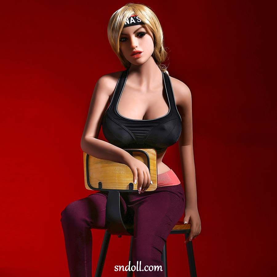 ultimate-fantasy-doll-a8ir24