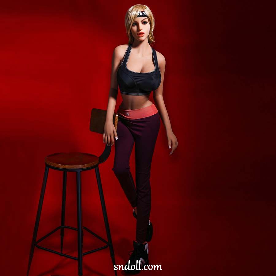 ultimate-fantasy-doll-a8ir6