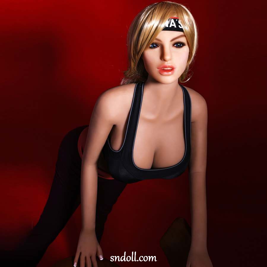 ultimate-fantasy-doll-a8ir8