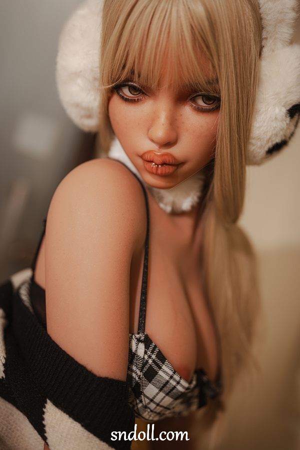 Huge Sex Doll Cock With Double Penetration - Tanika - slika 9