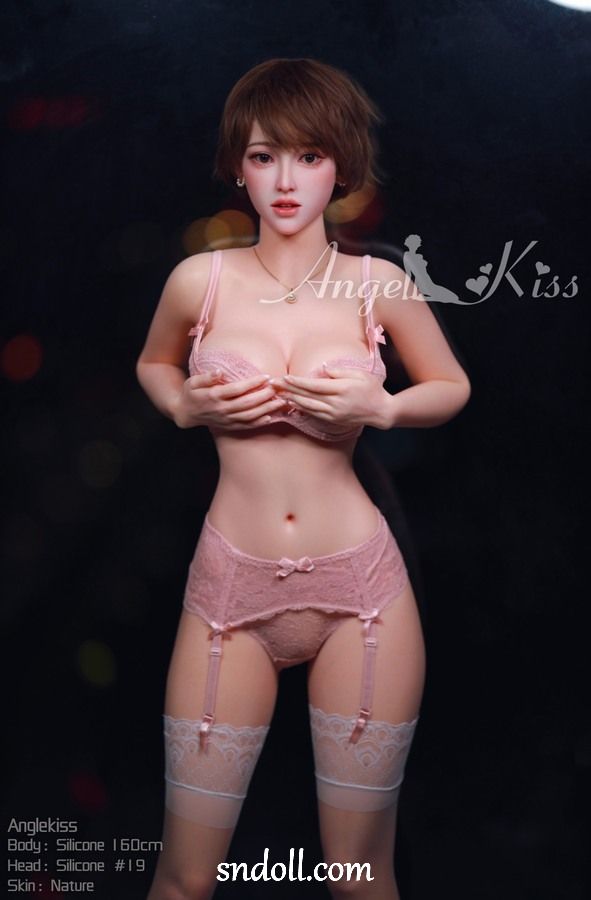 Une poupée sexuelle réaliste fait du son - Merrili - SN Doll