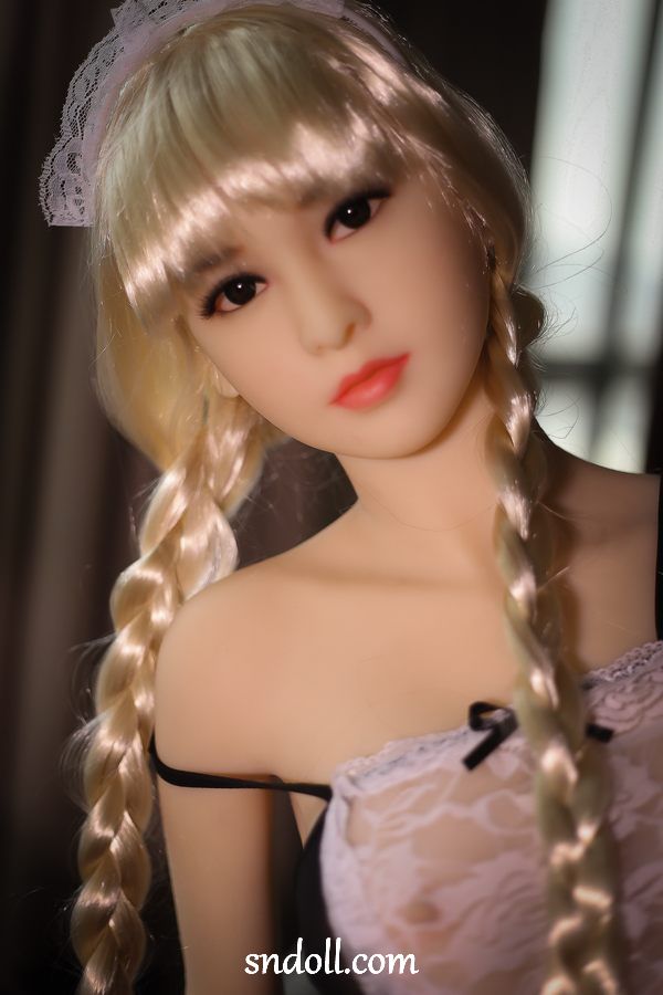 doll-look-alike-khgvf11 doll-look-alike-khgvf11