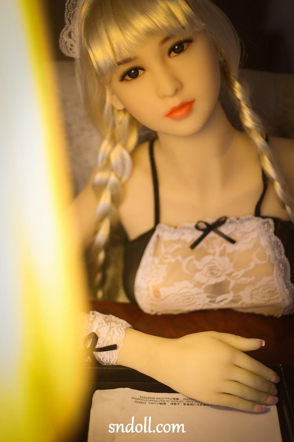 doll-look-alike-khgvf15 doll-look-alike-khgvf15