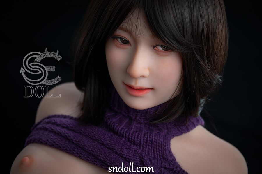 elite-doll-world-pout3 elite-doll-world-pout3