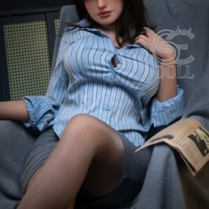 life-doll-woman-t8uh15