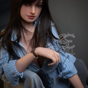 life-doll-woman-t8uh9
