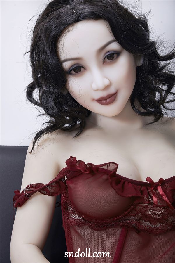 real-doll-petite-7q2a1