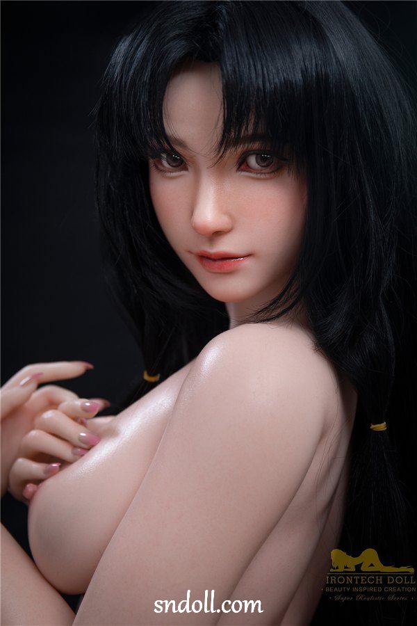 trying sex doll hlpw15