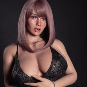 girl-and-sex-doll-cWj65n11